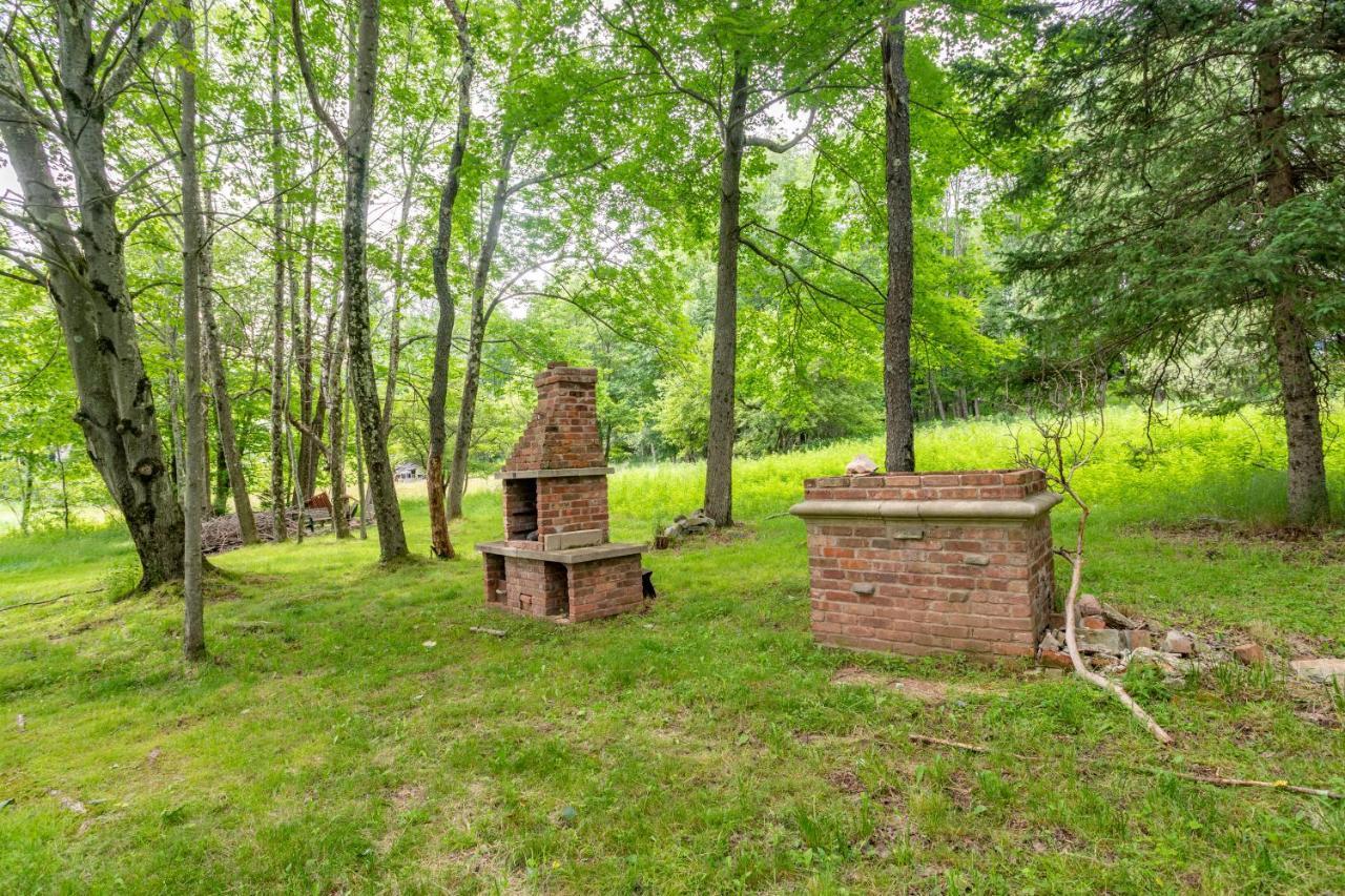 Bluebird Manor On The Water, 2 Acres & Amenities Villa Liberty Bagian luar foto